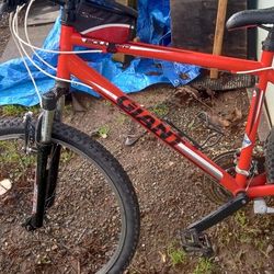 GIANT boulder Bicycle 