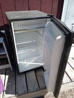 Curb Alert  GE Mini Fridge 