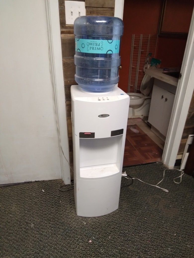 Water Cooler/Heater Whirlpool for Sale in Fort Worth, TX - OfferUp
