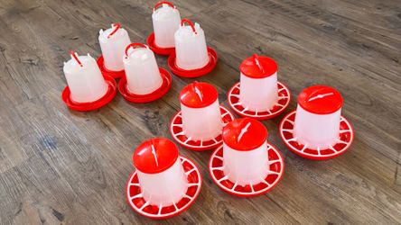 Comedero y Bebedero para ave $5 cada uno