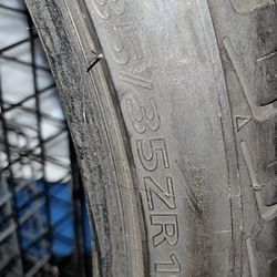 235/35/19 235/35r19 Tire Pair Good Condition 