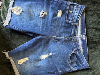 Men’s blue jean short size 34