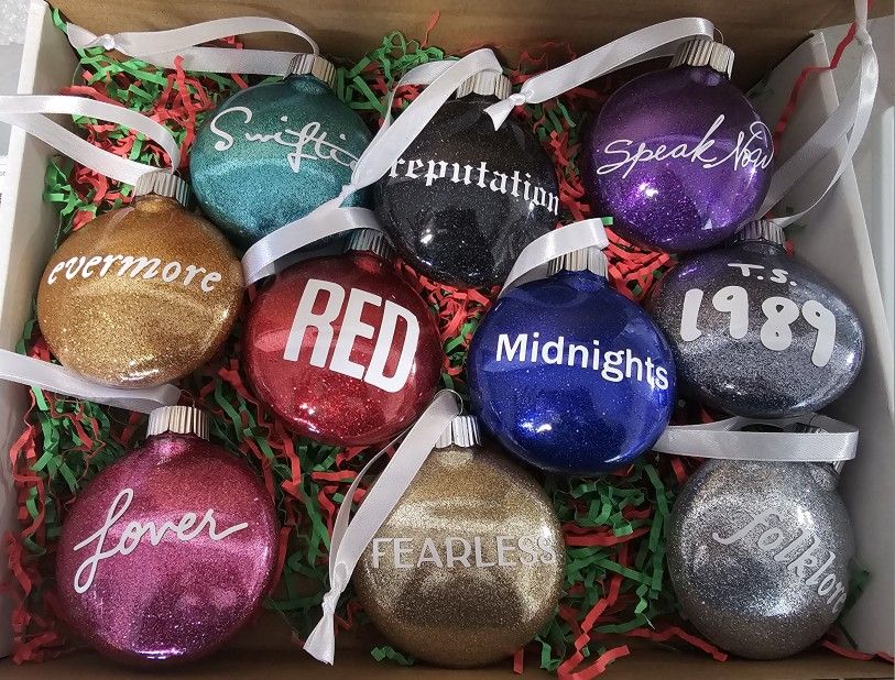Taylor Swift Ornament Set