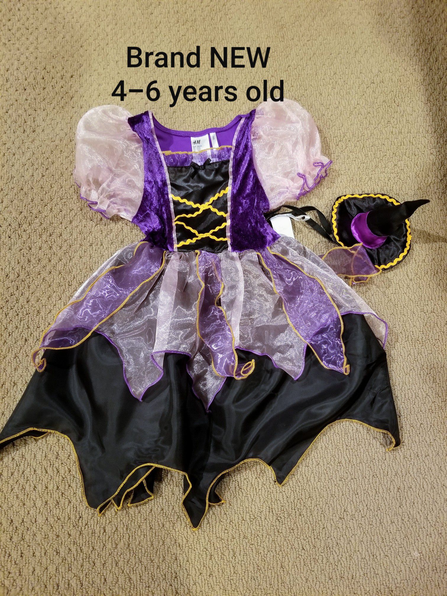 Halloween New with tags age 4-6 years adorable witch costume