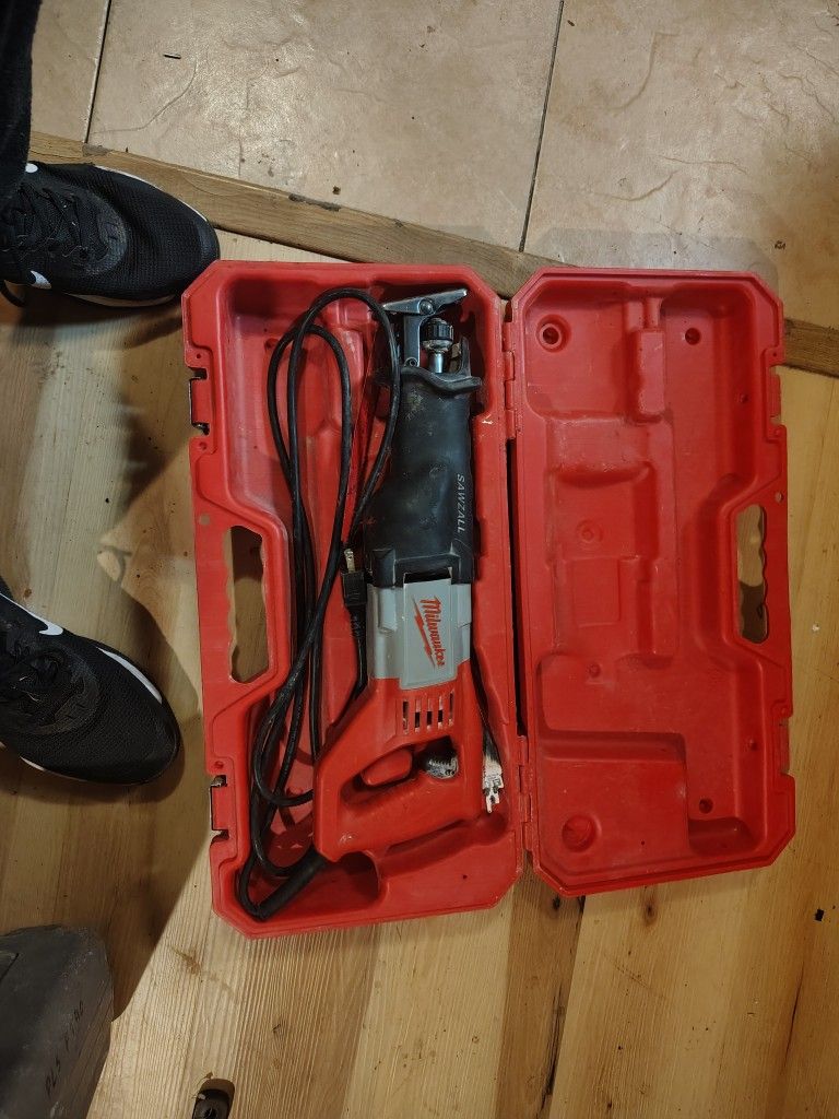 Milwaukee Sawzall 12 amps Corded Brushed Reciprocating Saw