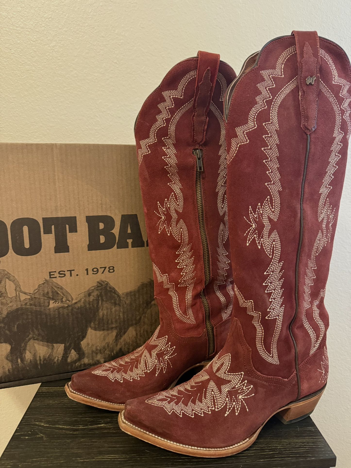 Size 8 1/2 Dan Post 5153 Womens Marlowe Snip Toe Side Zip Red Boots