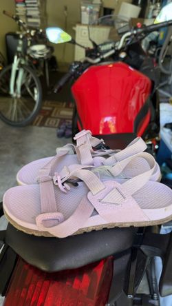 Chaco size 7 light Purple