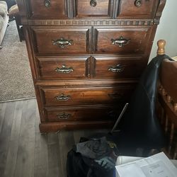 Dresser 