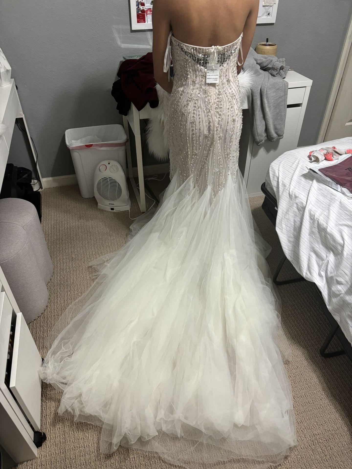Brand New Size 2 wedding / prom dress