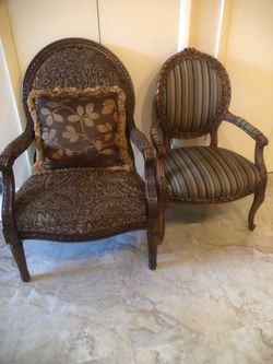 2 VINTAGE CHAIRS, CHAIRS !!!