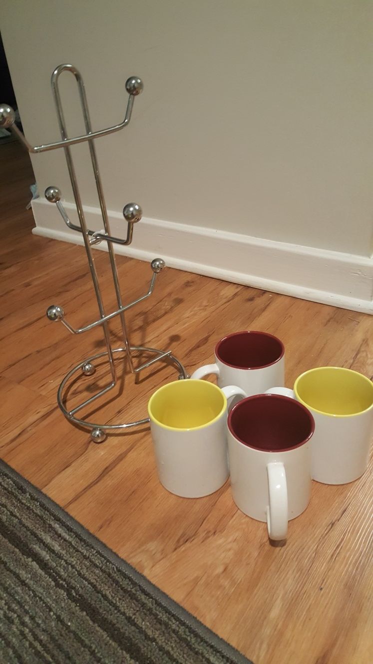 Mug holder and 4 mugs