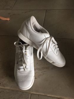 Women Reebok Size 7 White Tennis Shoes
