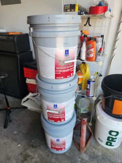 2 buckets extra white b 2 buckets agreable gray semigloss interior