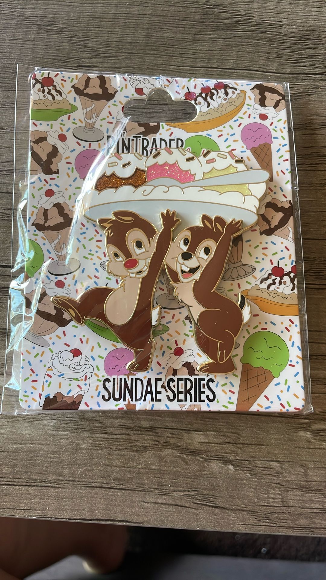 Disney DSSH D23 2024 Pin Trader Delight PTD Redux Series Chip And Dale LE 400