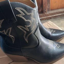 Black Cowboy Boots 