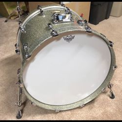 Pearl Masterworks Bass Drum With Case 24x18 