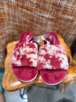 Koolaburra by UGG Women's Tie Dye Faux Fur Slide Slippers Red White Size 10