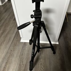 Victiv T70 Collapsible Aluminum Tripod