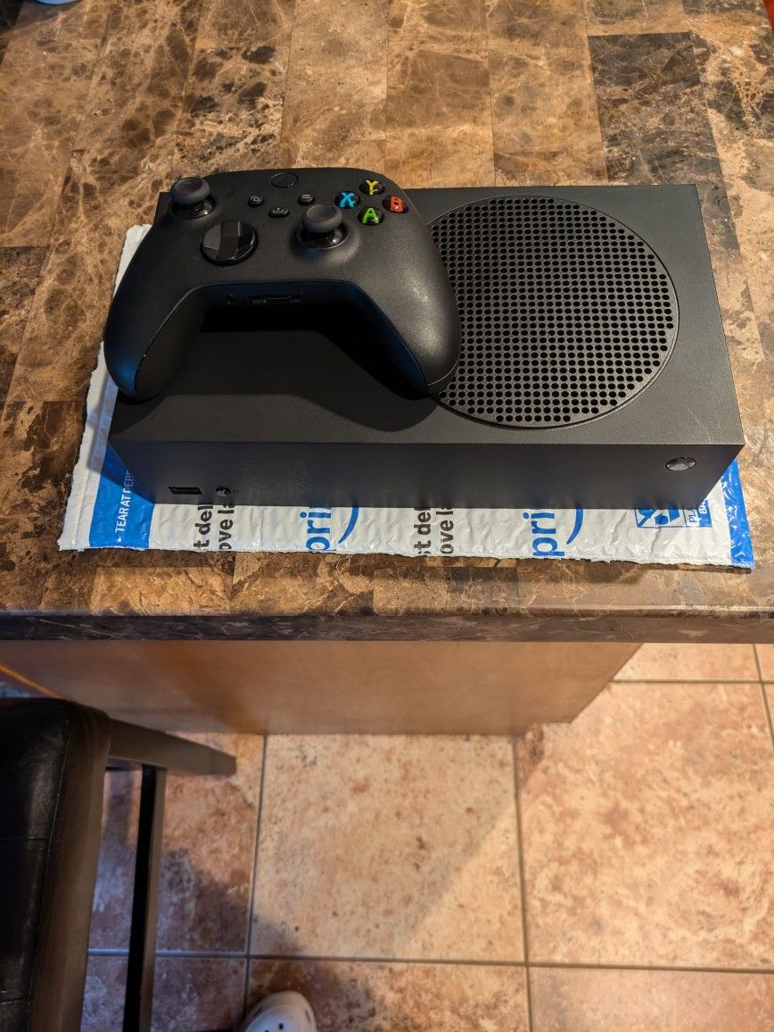 The 1Tb 2023 Forgotten Child Of Microsoft They Forgot They made Soo They Made A White Version AND Lost 💰$$