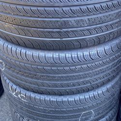 235/55/18 Vendo Un Set De Llantas Marca Continental Con Un 80% De Vida Las 4 