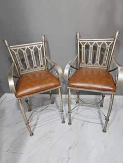 Set Of 2 Comfortable Bar Stools