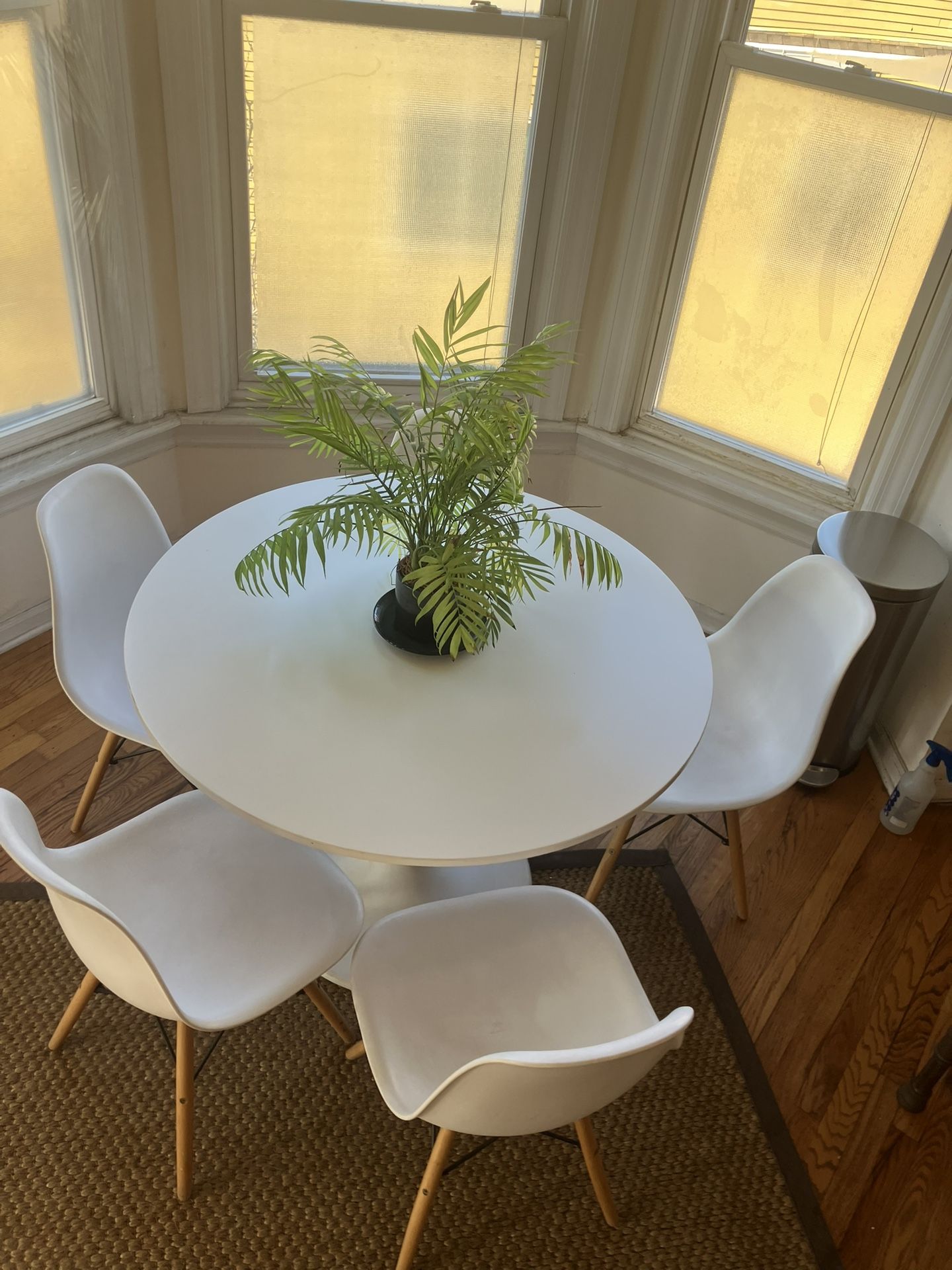 Ikea Docksta Table With 5 Chairs
