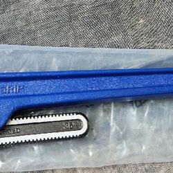 NEW PIPE WRENCH/ SAW/ BLADES
