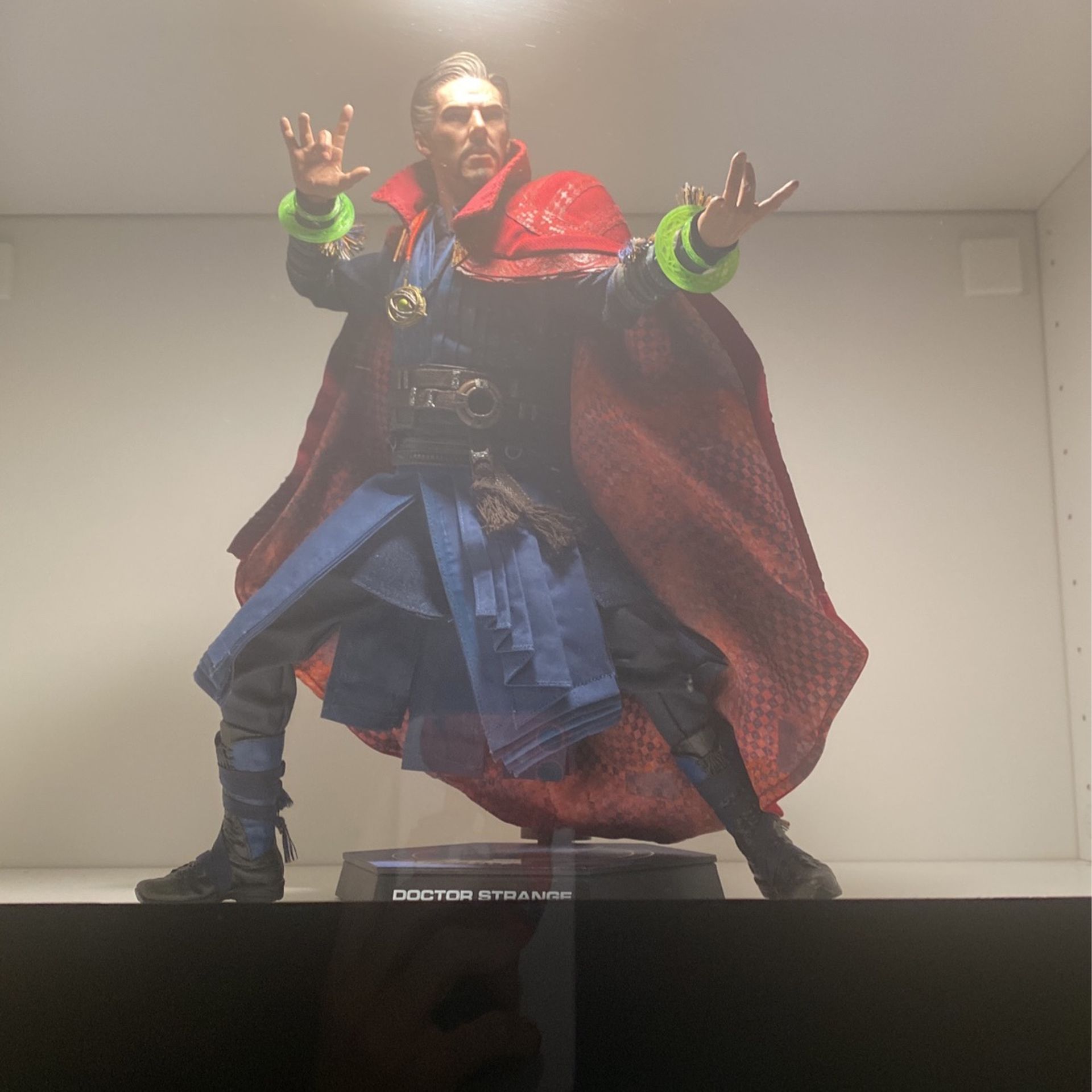 Marvel Statue/ Doctor Strange Hot Toy