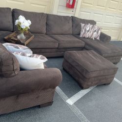 Beautiful Brown Sectional 🔥