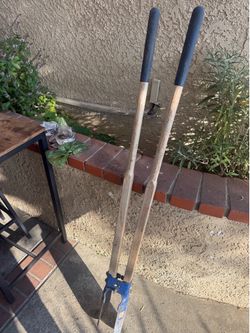 Hole digger