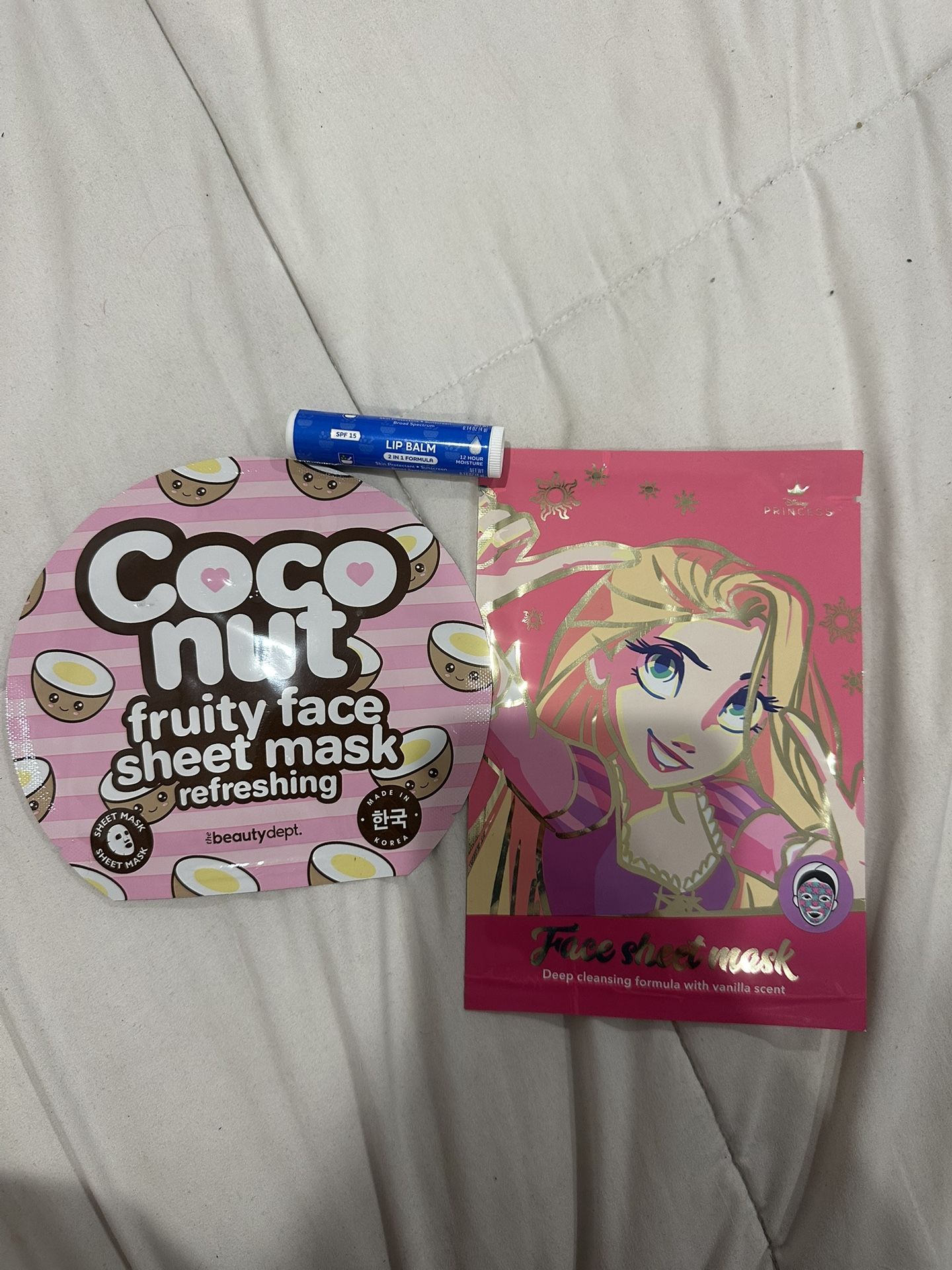 2 Face Masks + 1 Lip Gloss – Brand New