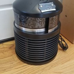 Filter Queen DEFENDER  , WORKS EXCELLENT  , IN THE BOX 