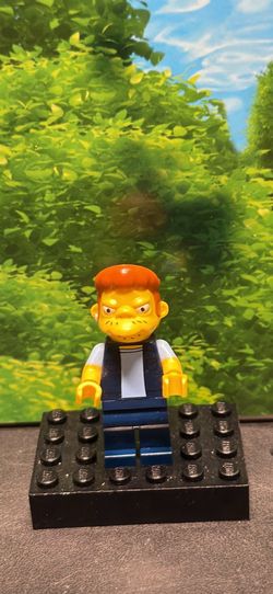 Lego Simpsons - Snakes from The Kwik-E-Mart Set