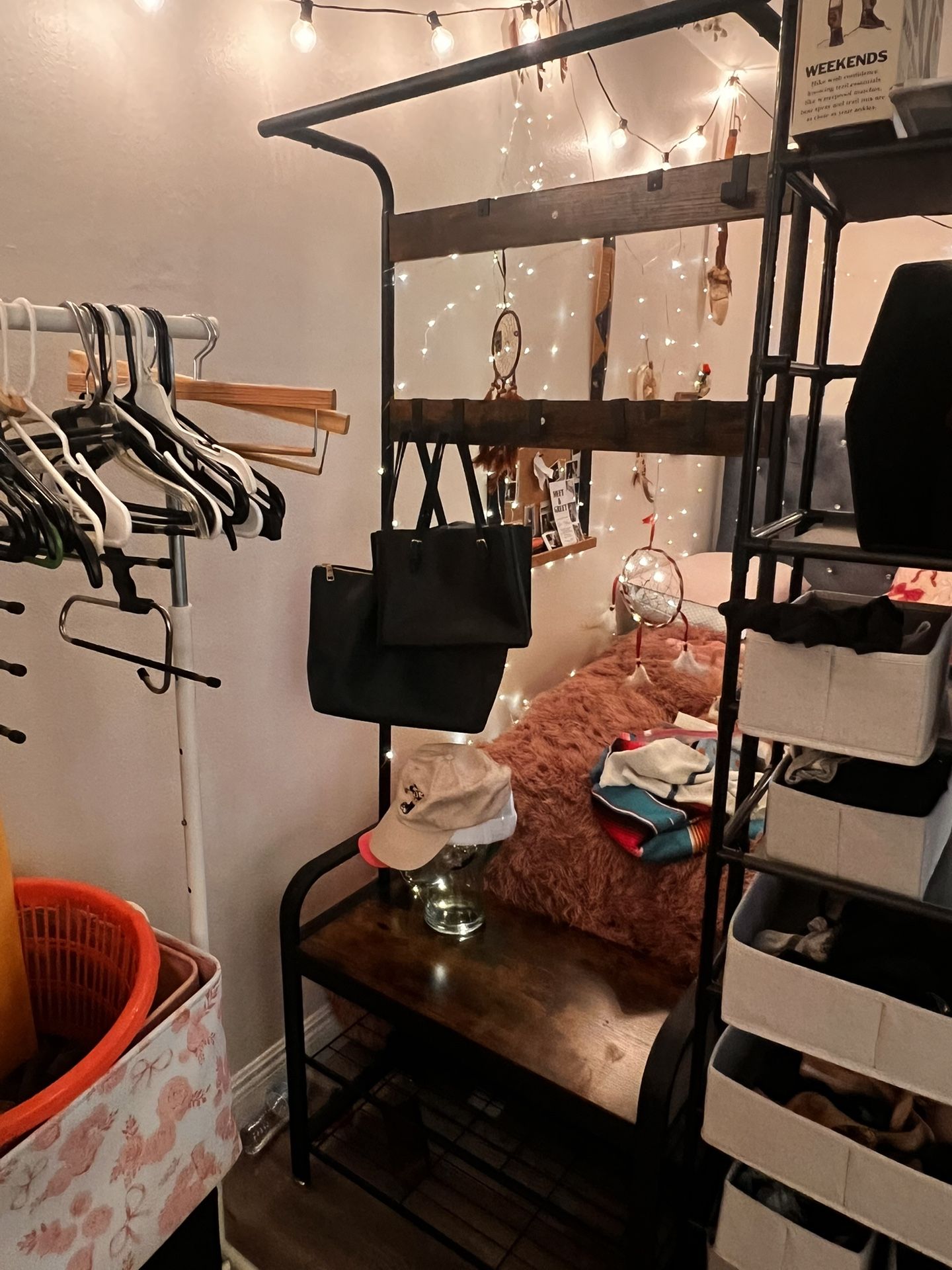 Clothing/hangjng Rack With Shelves