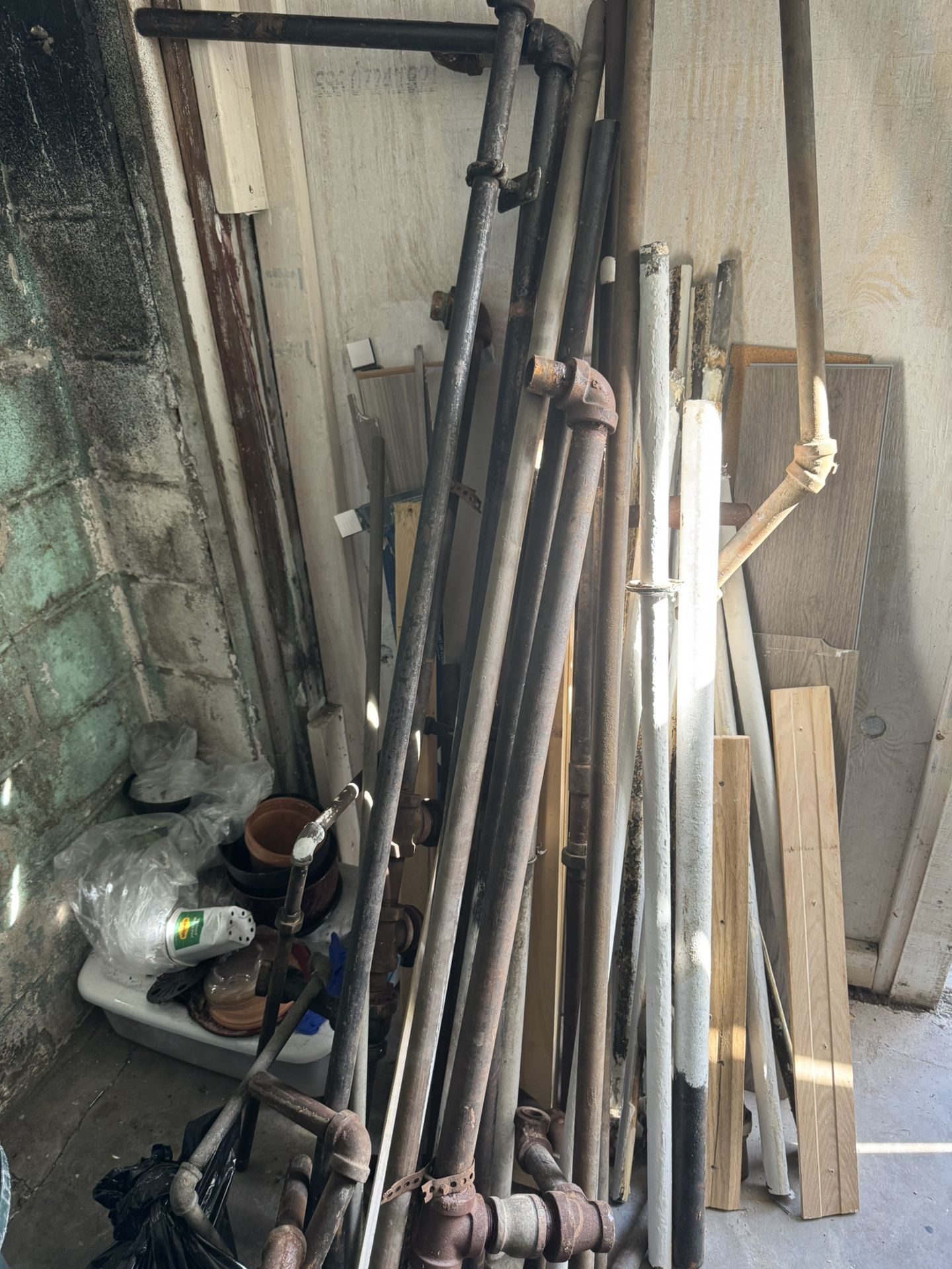 Scrap metal And Pipes 
