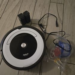 iRobot Vacuum (Model 695) – As Is, with New Parts!