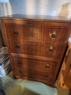 Vintage Mahogany Chest of Drawers