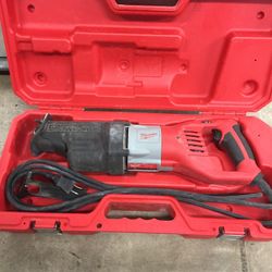 Milwaukee - 15amp Super SawZall