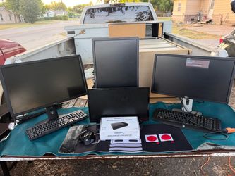 Computer monitor and accessory lot