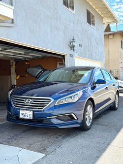 Hyundai SE Sonata Sedan Blue