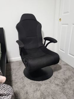 Gaming chair with speaker