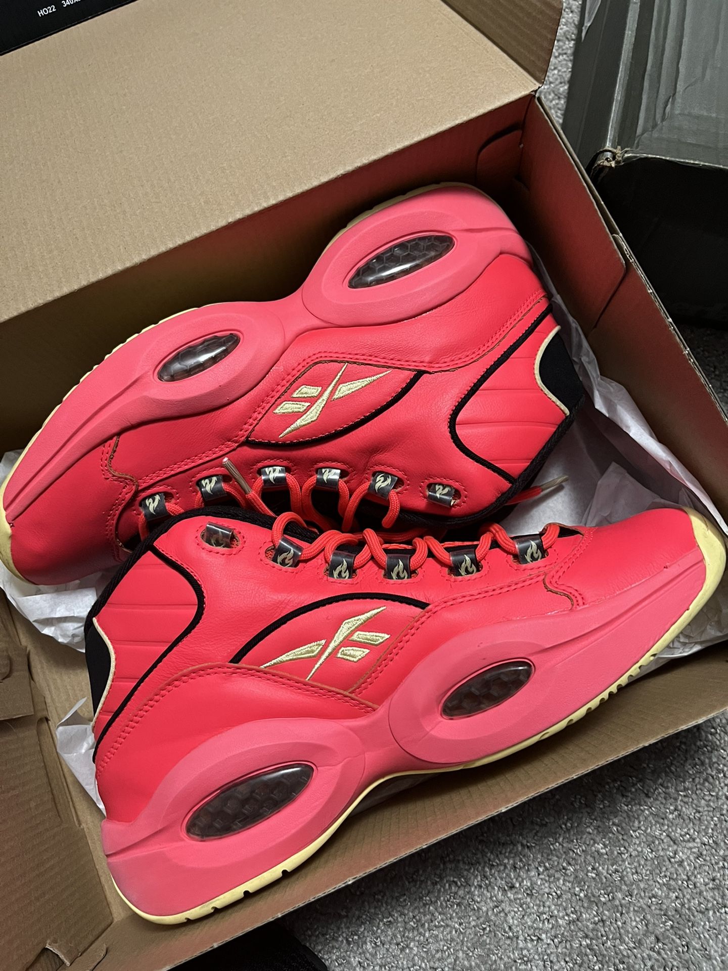 Size 10 Hot Ones Reeboks