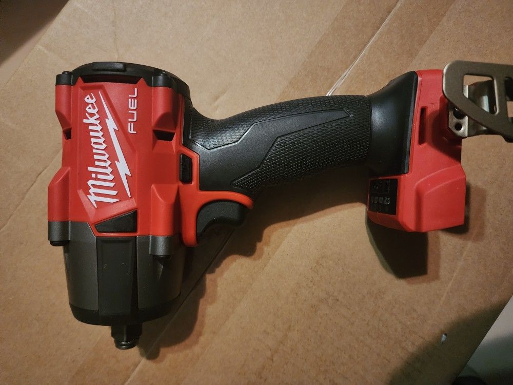 Impact Wrench MID TORQUE FUEL MILWAUKEE