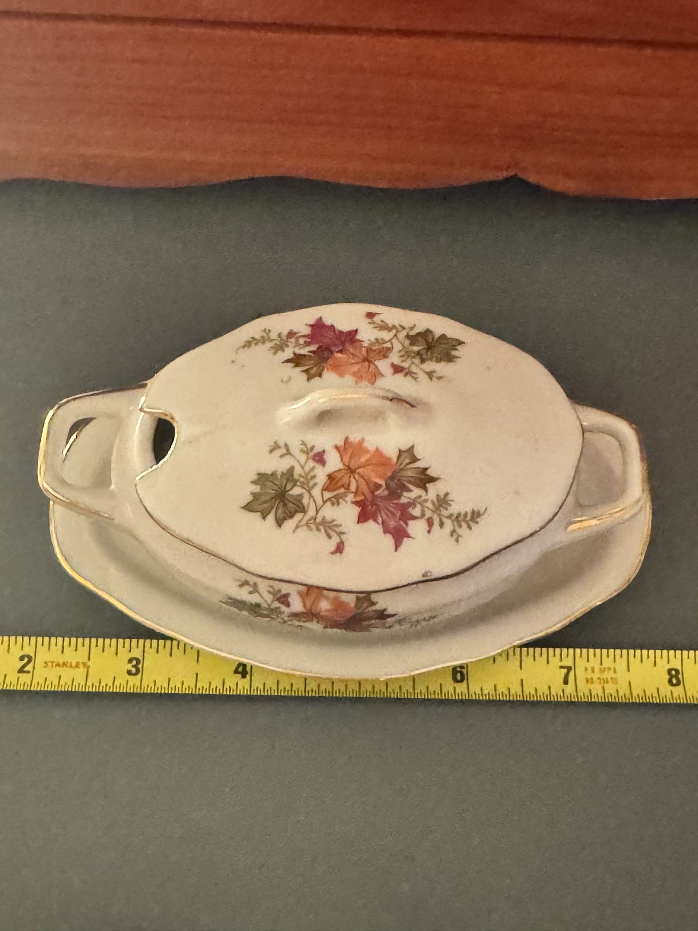 Tilso VTG Royal Crown Gravy Boat Ivy Leaf Pattern