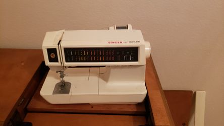 Singer Sewing Machine in Desk Style w/chair