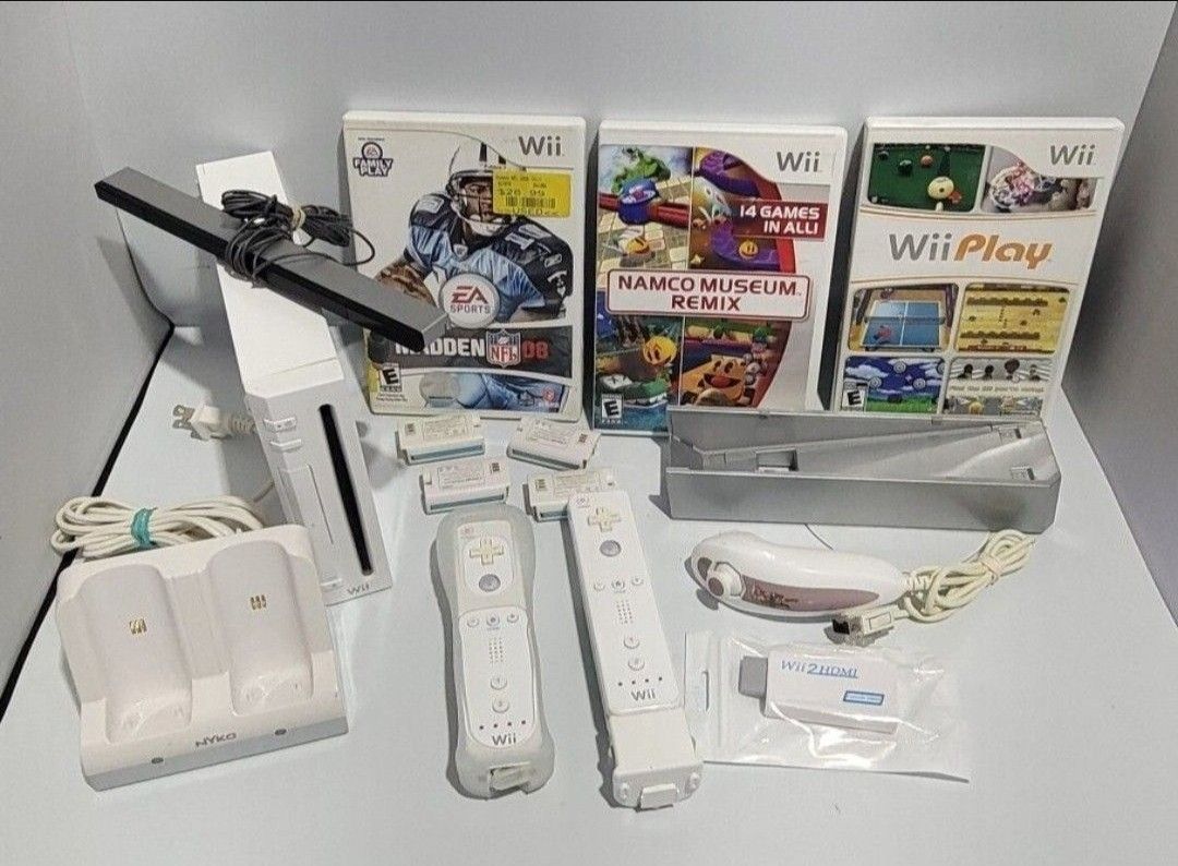 White Nintendo Wii With 18 N64 And Wii Games 