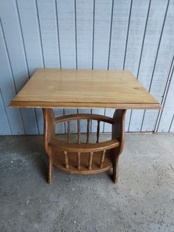 Vintage 1960's magazine rack/side table