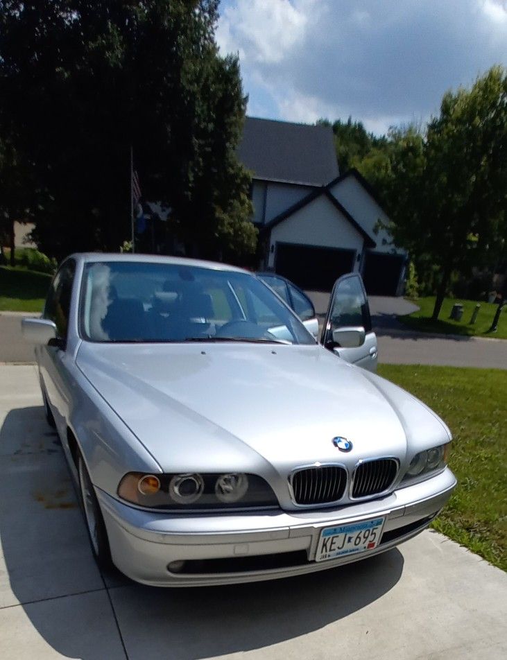 2001 BMW 540i