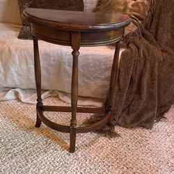 22” X 16” X 8” Table