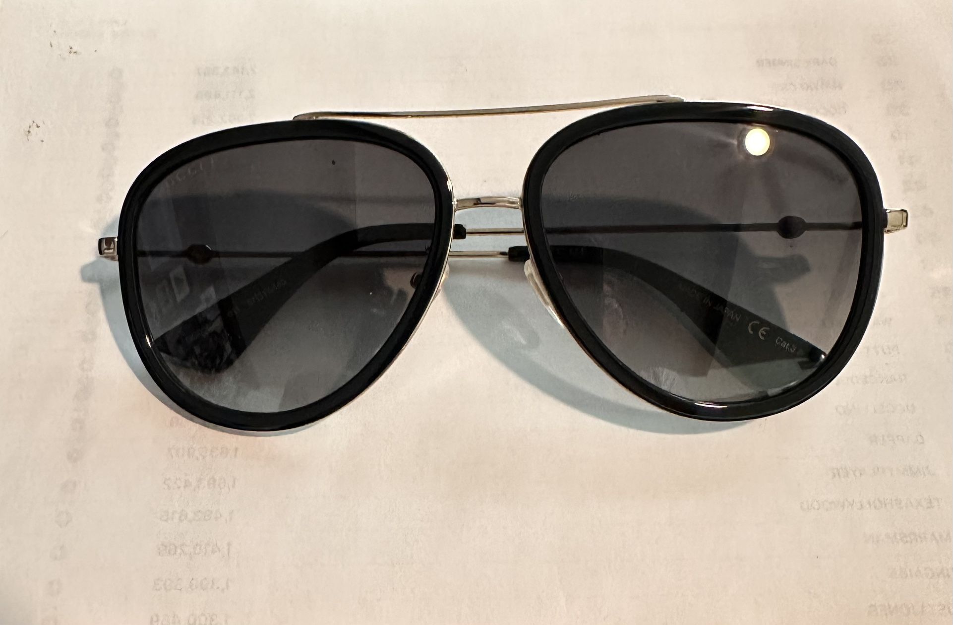 Gucci Women’s sunglasses With Case